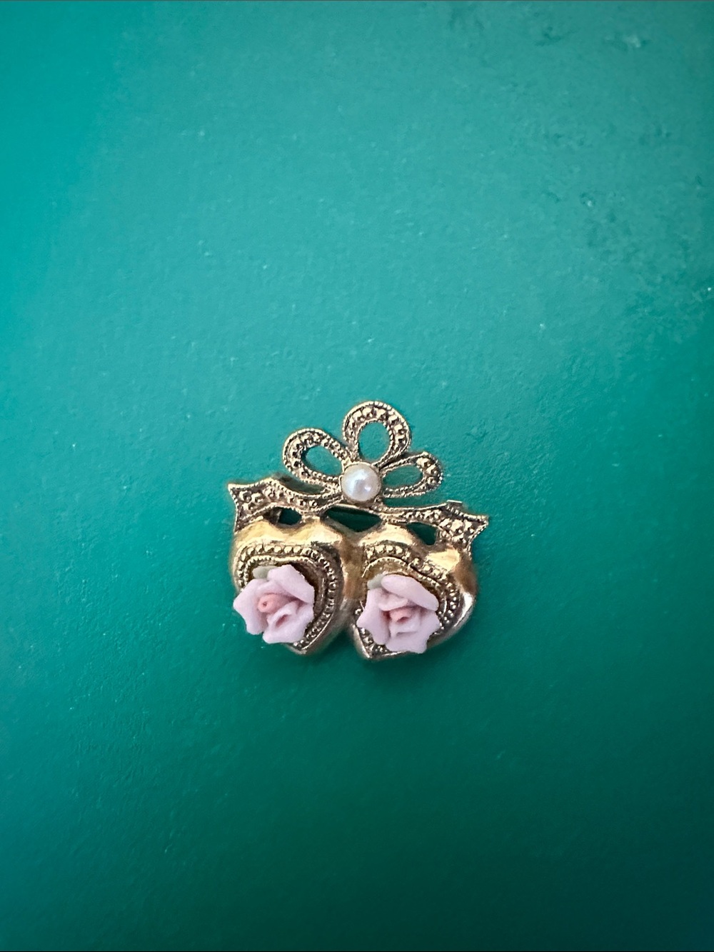 1928 Gold Brooch with Pink Rose Accents
